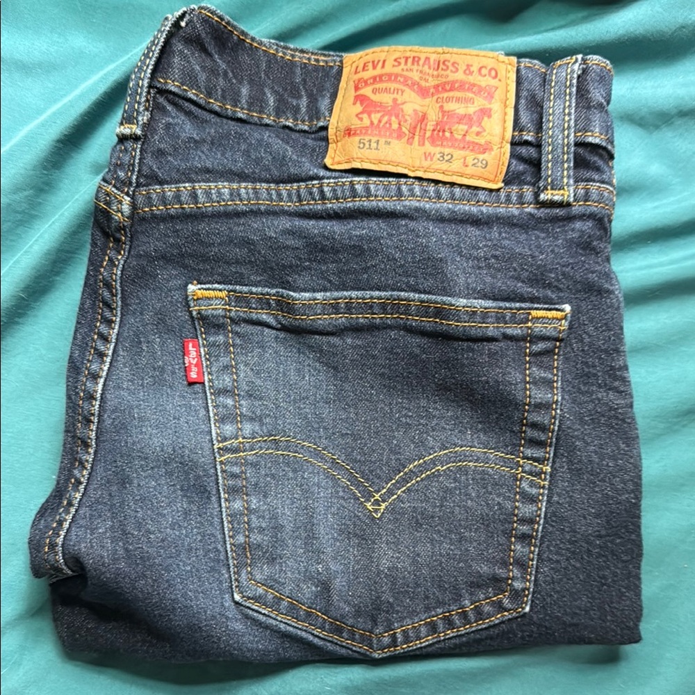 Like New 511 w.32 L.29 Levi's Blue Slim Jeans with Iconic Design